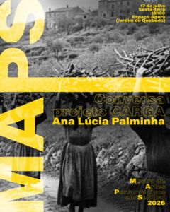 Cartaz com imagem a preto e branco de mulheres a carregar galhos em cima da cabeça.